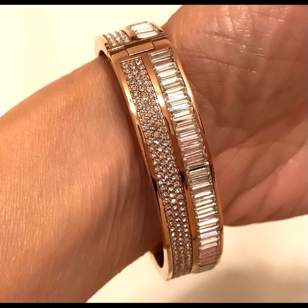 💎HTF💎HENRI BENDEL Double Row Swarovski Bangle - Picture 4 of 10